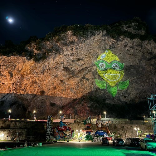 Limonè proiettato al Porto di Maiori<br />&copy; Massimiliano D'Uva