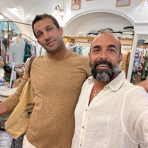 Luke Rockhold si rilassa in Costa d'Amalfi