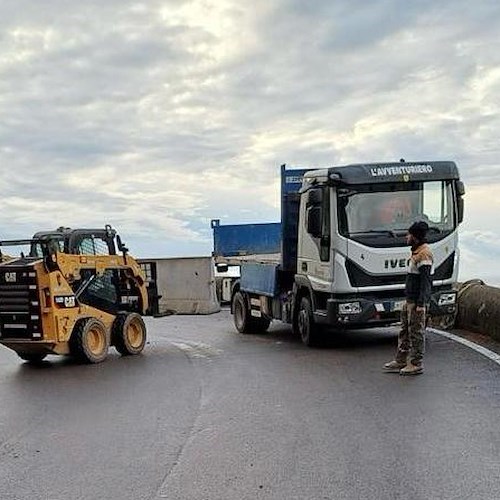 Maiori, dopo 3 mesi la Statale Amalfitana 163 in località Capo d’Orso riapre totalmente al transito