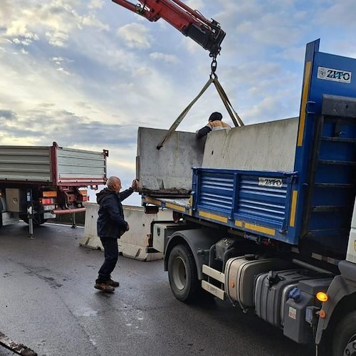 Maiori, dopo 3 mesi la Statale Amalfitana 163 in località Capo d’Orso riapre totalmente al transito