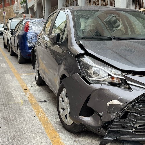 Auto danneggiate in Via Nuova Chiunzi a Maiori<br />&copy; Massimiliano D'Uva