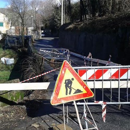 Il muro franato a Croce (foto di Livio Trapanese)