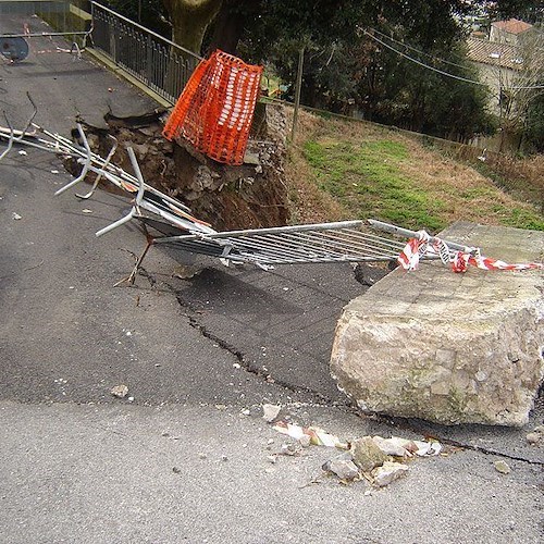 La strada dissestata ai Cappuccini