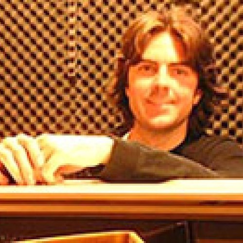 Il pianista Julian Oliver Mazzariello