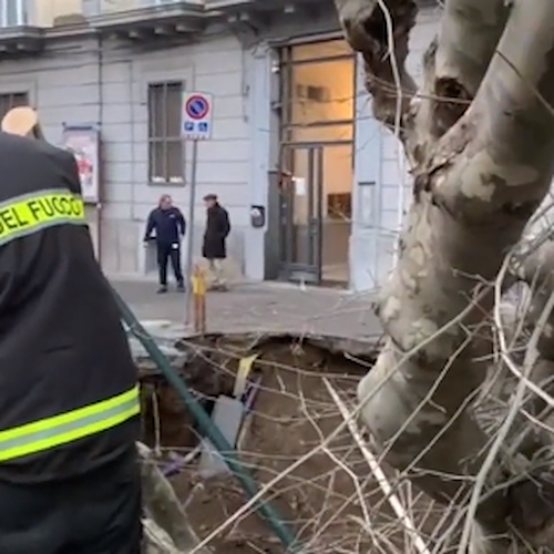 Napoli, voragine in via Morghen