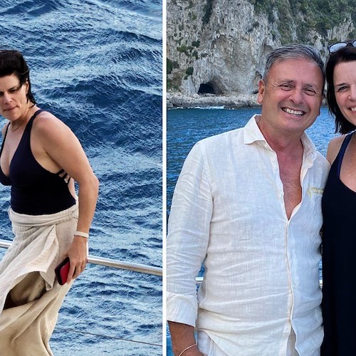 Neve Campbell in vacanza sulla Costiera Amalfitana