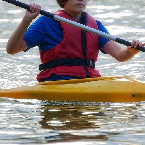 Ragazzo in canoa<br />&copy; Surprising_SnapShots