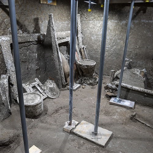 Pompei, gli attrezzi di un carpentiere in un ambiente servile della Villa di Civita Giuliana<br />&copy; Pompeii - Parco Archeologico