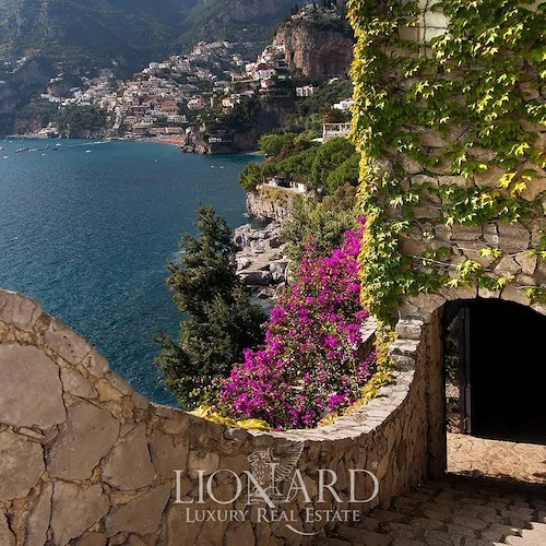 Positano, in vendita la villa a picco sul mare che fu dimora prediletta di Moravia e altre personalità di spicco del XX secolo<br />&copy; Lionard Luxury Real Estate