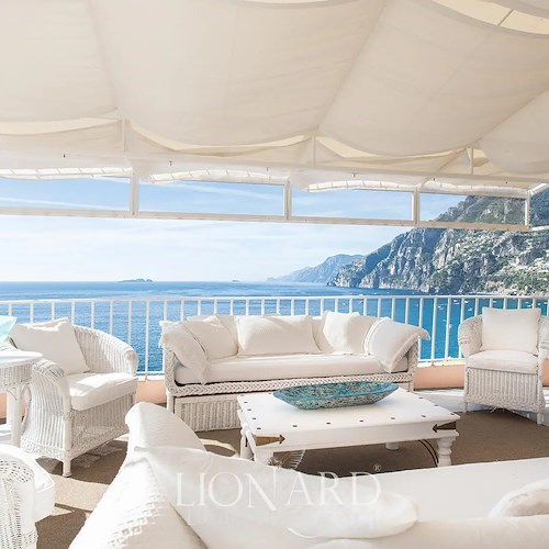 Positano, in vendita la villa a picco sul mare che fu dimora prediletta di Moravia e altre personalità di spicco del XX secolo<br />&copy; Lionard Luxury Real Estate