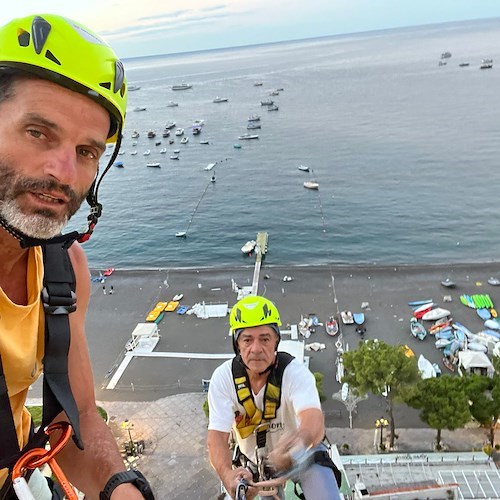 Pulizia della Cupola della Madonna Assunta di Positano<br />&copy; Fabio Fusco