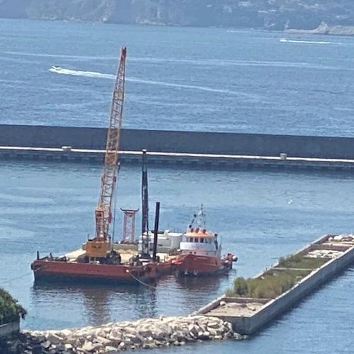 Proseguono i lavori per la costruzione della nuova darsena traghetti del porto di Pozzuoli.