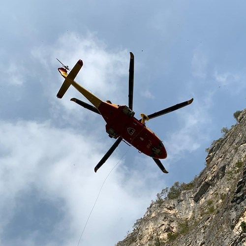 Elicottero sulla Ferrata delle Anguane<br />&copy; Soccorso Alpino e Speleologico Veneto - CNSAS