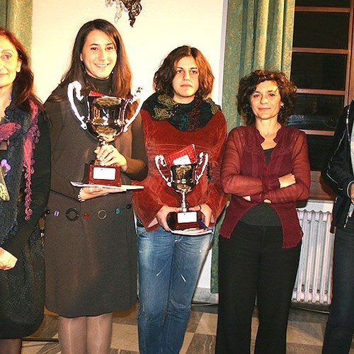 Le studentesse vincitrici e le scrittrici premiate