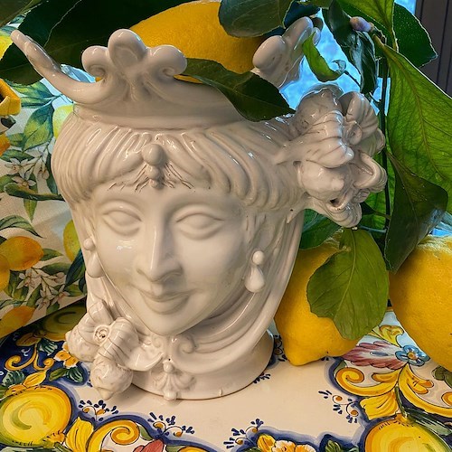 Ravello, Ceramiche d’arte Carmela seleziona addetto alle vendite per il negozio di Via Dei Rufolo