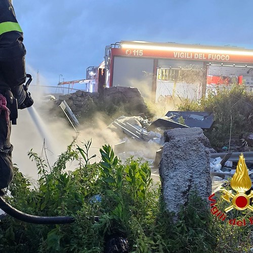 Incendio a Pontecagnano<br />&copy; Vigili del fuoco