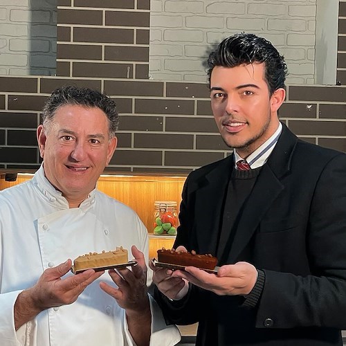 Sal De Riso e Stash, il maestro pasticcere della Costa d'Amalfi e il frontman dei Kolors uniti in un progetto gastronomico<br />&copy; Calamore Official