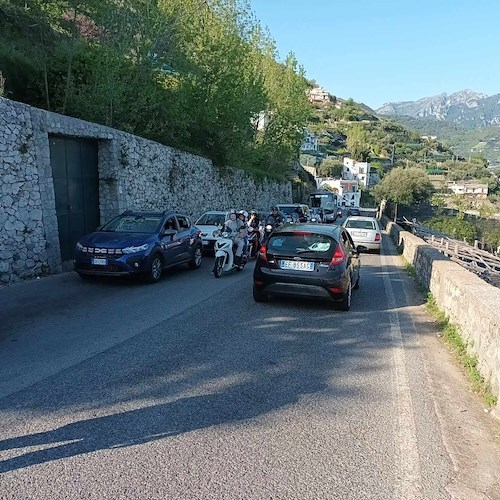 Traffico in tilt a Civita sulla strada per Ravello