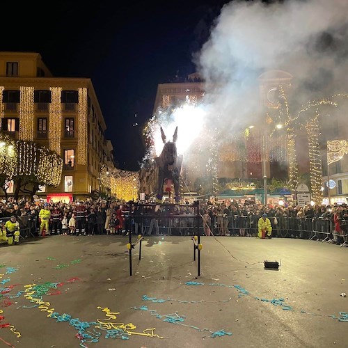 Sorrento dice addio al 2023 con il Ciuccio di Fuoco: ecco gli appuntamenti di Capodanno