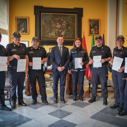 Encomi agenti Polizia Municipale