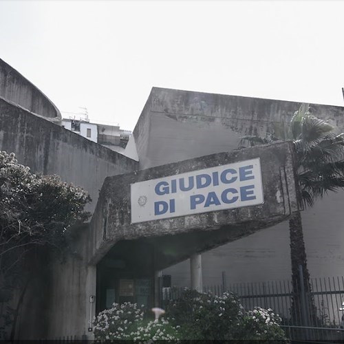 Giudice di Pace<br />&copy; Leopoldo De Luise