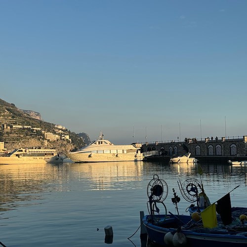 Traghetti al Porto di Maiori<br />&copy; Massimiliano D'Uva