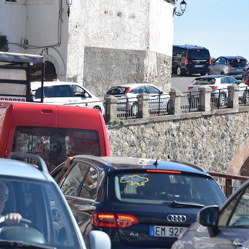 Traffico sulla Statale amalfitana<br />&copy; Massimiliano D'Uva