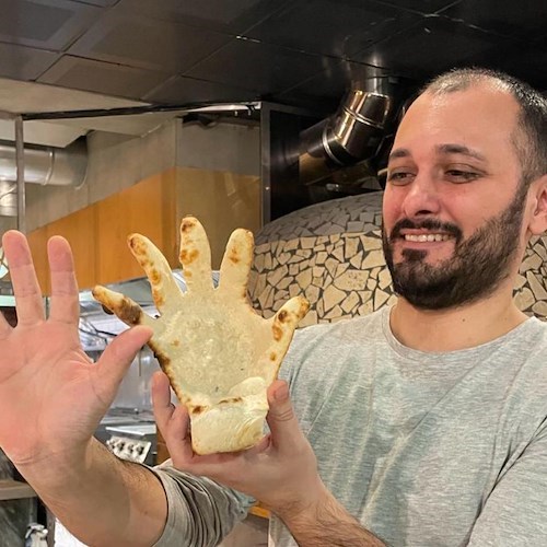 Una pizza ispirata alla Mano de Dios: l'idea di Ciro di Maio, pizzaiolo originario di Frattamaggiore