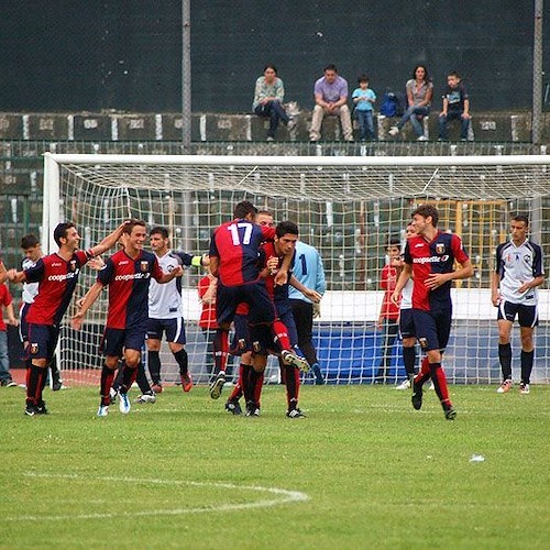 I liguri festeggiano la rete del 3-2 finale